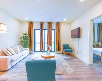 Free Parking 40 Off 2bdr Prudendtial Center - 纽瓦克 - 客厅
