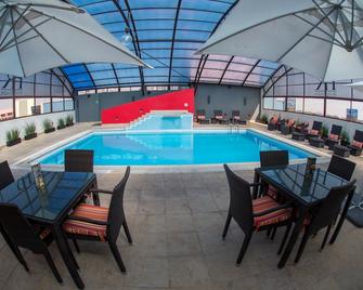 里亚索机场酒店 - 墨西哥城 - 游泳池