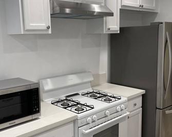 Cozy 1 Bedroom House with parking - 长滩 - 厨房