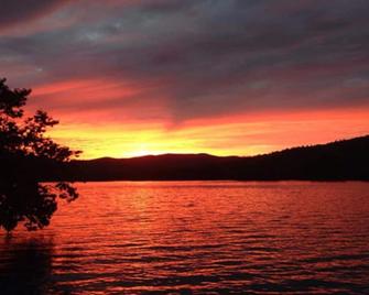 Lake George Water Front Cabin Spectacular Views - Putnam Station - 户外景观
