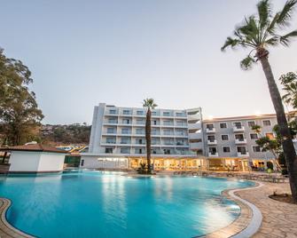 那耳喀索斯公寓式酒店 - 普罗塔拉斯 - 游泳池