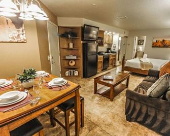 Two Bedroom Lock Off Luxury Condo, Sedona, Arizona (1896753) - 塞多纳 - 餐馆