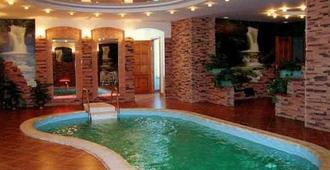 保加爾酒店 - 喀山 - 游泳池