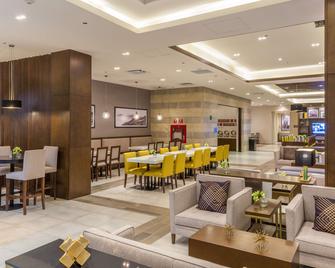 提华纳汉普顿希尔顿酒店 - 提华纳 - 餐馆