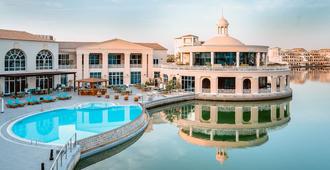 国敦湖景行政出租公寓 - 迪拜 - 游泳池