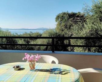 Villa Stefanos Bungalows - 格利法达 - 阳台
