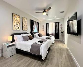 New & Modern with Accessibility-Family Friendly - 圣贝纳迪诺 - 睡房