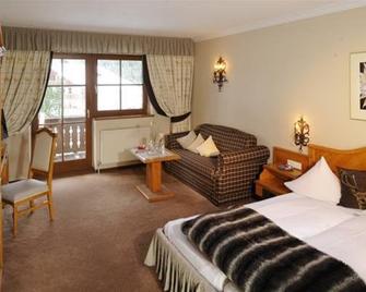 Verwöhn-Harmoniehotel Mandarfnerhof - 皮茨河谷圣莱昂哈德 - 睡房