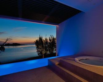 Villa Valiosa On The Beach - 恩纳