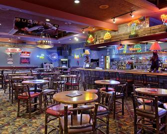 韦纳奇市中心红狮酒店 - 韦纳奇 - 酒吧