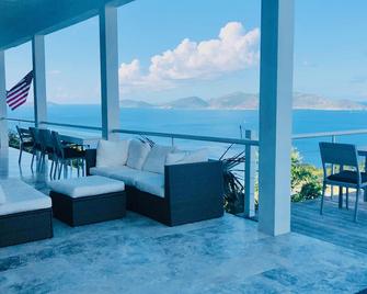 Villa del mar 5 bedroom 5 bath Belmont Estates, above LONGBAY & Smugglers cove - Leonards - 阳台