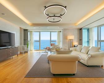 Lct Residence - 釜山 - 客厅