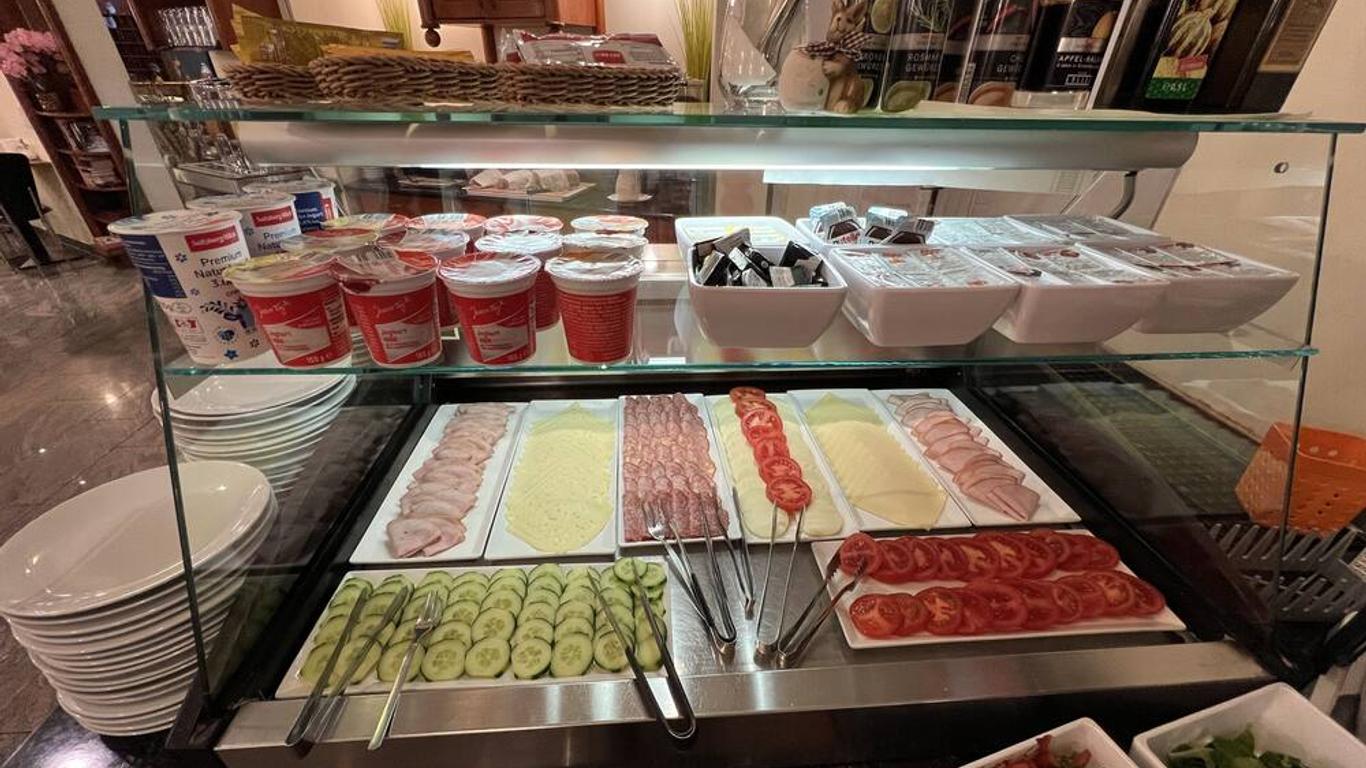 祖尔欧泊900米套房酒店