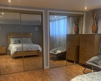 NE Philadelphia Relaxed Apt near Pennypack Park - 费城 - 睡房