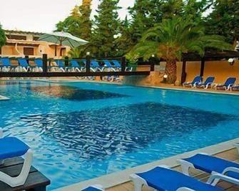 巴拉亚公寓酒店 - 阿尔布费拉 - 游泳池