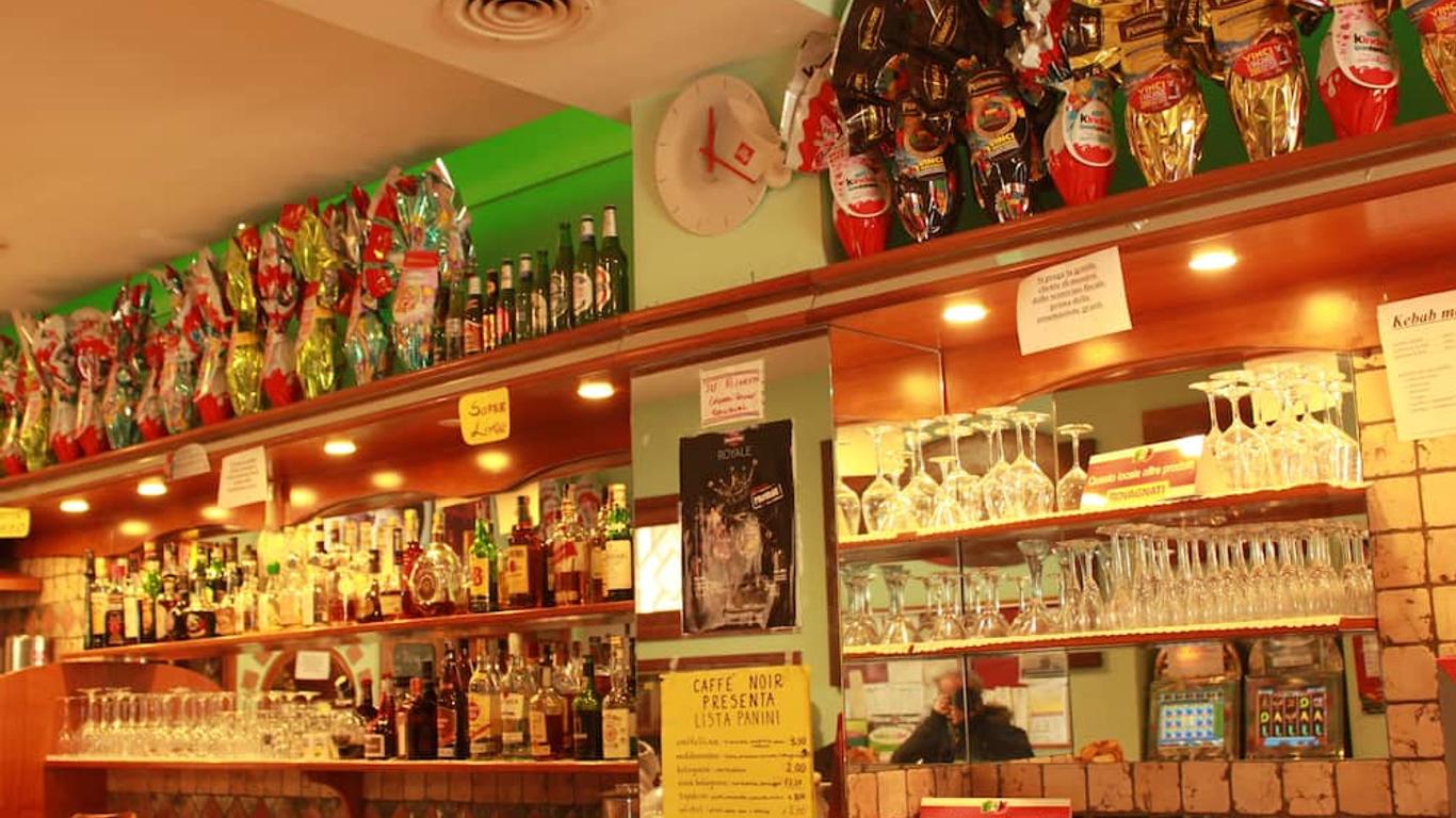 努瓦尔食宿酒店