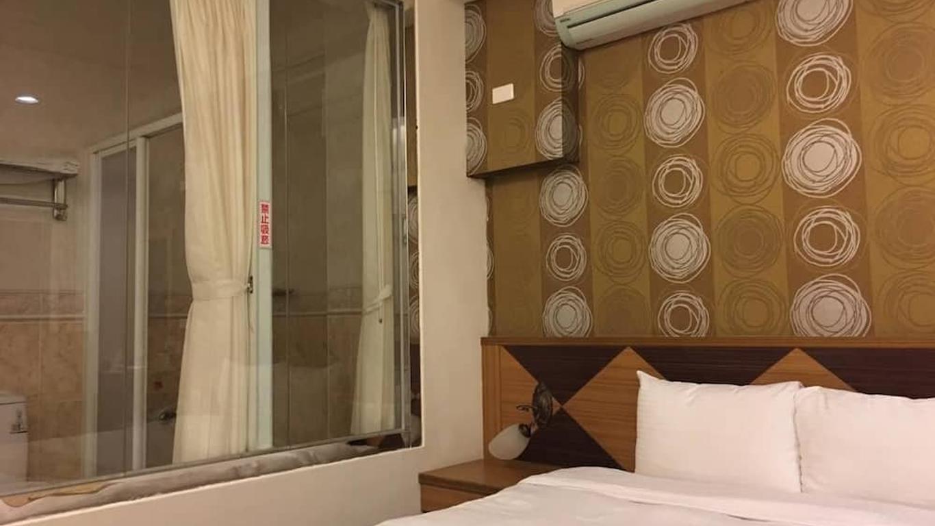 日月湖畔休闲渡假旅馆