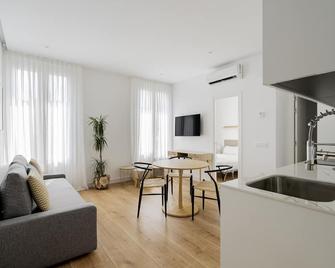 apartamento reformado en el retiro - 马德里 - 客厅