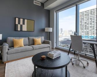 Premium Hayes Valley 1br W/ Gym, Pool, Movies & Bbq, By Blueground - 旧金山 - 客厅