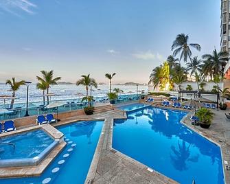Copacabana Beach Hotel Acapulco - 阿卡普尔科 - 游泳池