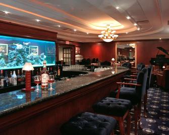 路易城堡会议中心及酒店 - 埃德蒙顿 - 酒吧
