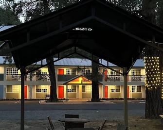 火山口湖门户 - 140号公路 - 克拉马斯福尔斯 - 建筑