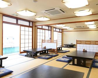 熊本法华俱乐部酒店 - 熊本 - 餐厅