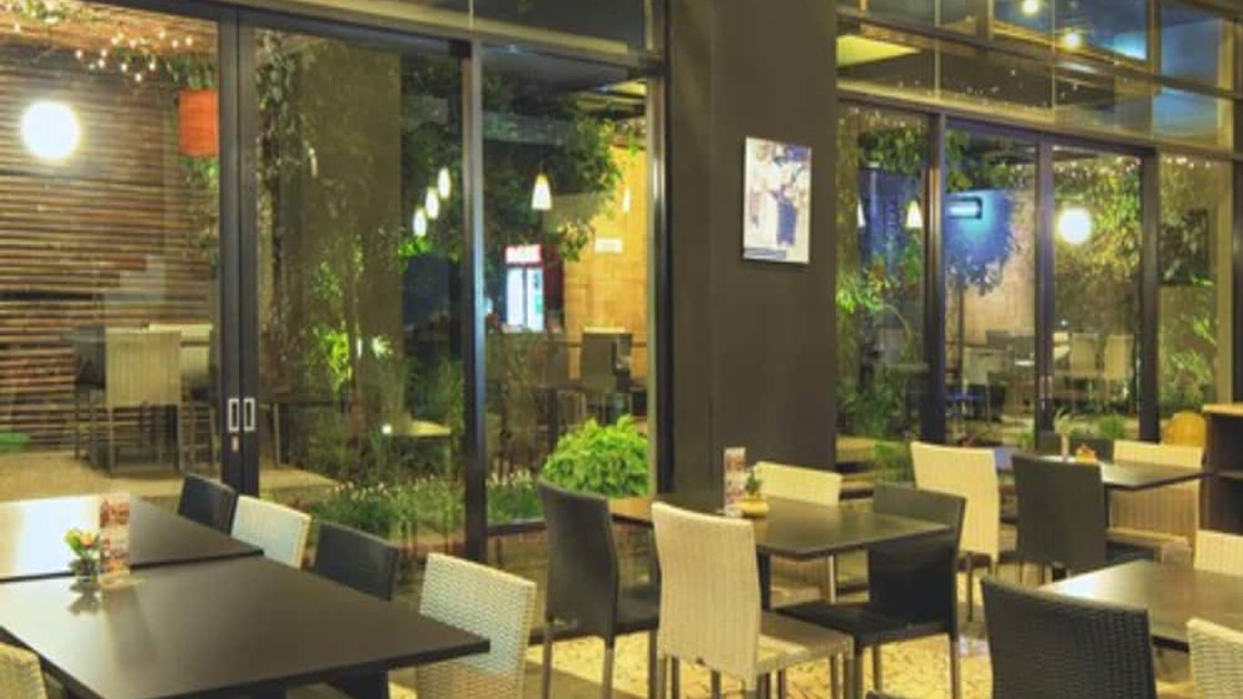 瓦洛尔酒店