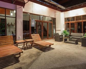 普考私人度假村克拉比别墅酒店 - 甲米 - 露台