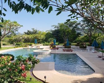 Luxury ocean-view 4br condo in stunning Reserva Conchal! - Cabo Velas - 游泳池