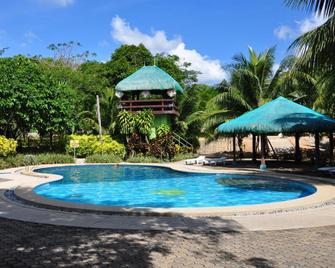 布蘇安加島天堂飯店 - 科隆 - 游泳池