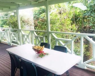 绿色度假屋山林小屋 - 努库阿洛法 - 阳台
