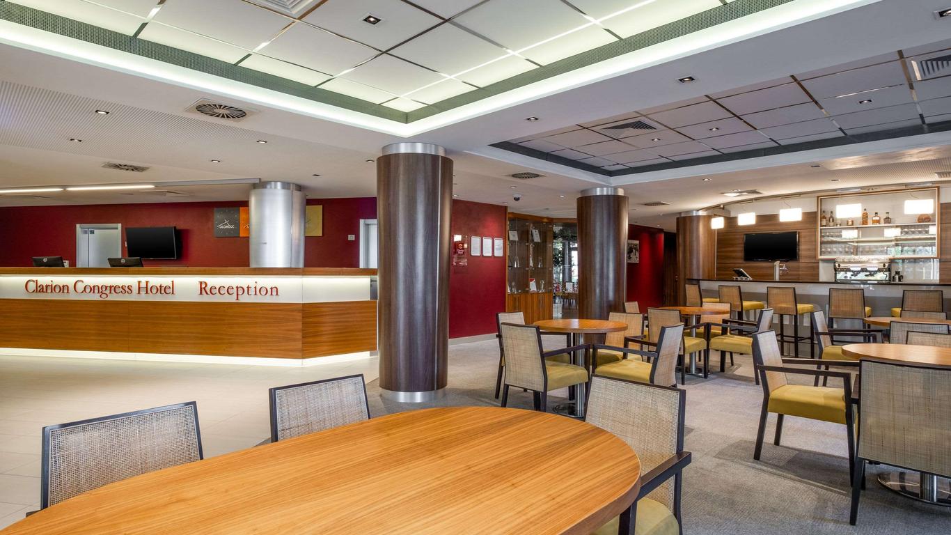 奧洛穆克克拉丽奥国会酒店