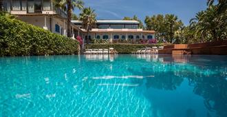 乐度纳西西里酒店 - 卡塔尼亚 - 游泳池