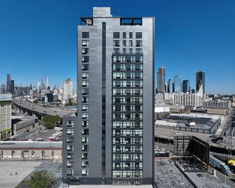 智选假日酒店 长岛市 东纽约 IHG旗下 - 皇后区 - 建筑