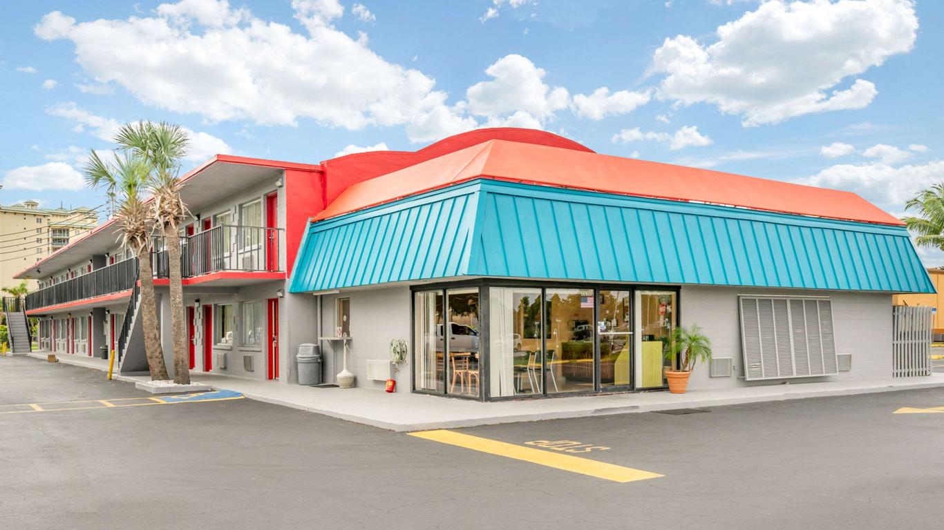 科圖拉門斯特套房飯店