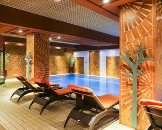 皇家度假酒店 - 卢森堡 - 游泳池