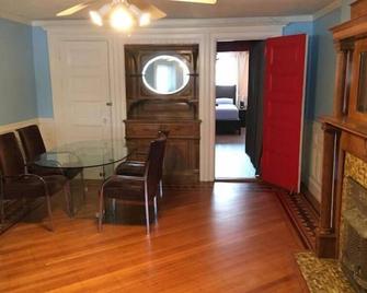 Prospect Park Brownstone Full Floor With Garden - 布鲁克林 - 餐厅