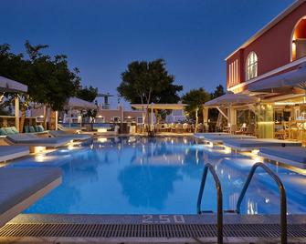 卡马利蓝色海洋酒店 - 卡马利 - 游泳池