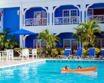 海湾花园旅馆 - 格罗斯岛 - 游泳池