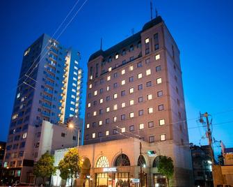 松山城西阿帕酒店 - 松山 - 建筑