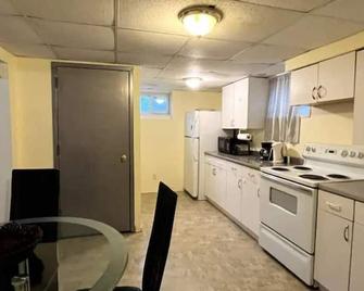 1 bedroom Apartment - East Meadows - 厨房