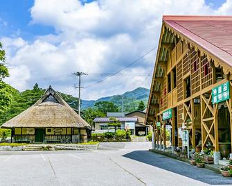 索约莫 - 长滨市 - 建筑