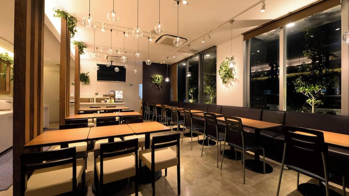 广岛站前船舶酒店