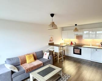 Appartement chaleureux - Meaux - 莫城 - 客厅