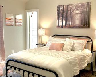 New Home Near Lackland Air Force Base, Sea World , Fiesta Texas & Six flags! - 圣安东尼奥 - 睡房