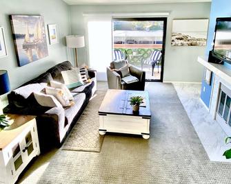 Corporate and Family Condo with Pool, close to shopping - 圣地亚哥 - 客厅