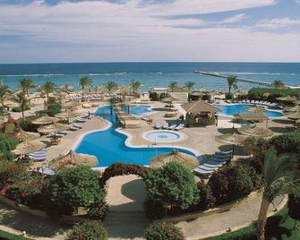 古赛尔弗拉门科海滩度假酒店 - 库塞尔 - 游泳池