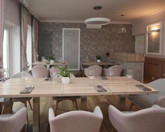 Bialy Dom Henlex Hotel Restauracja - 波兹南 - 餐厅
