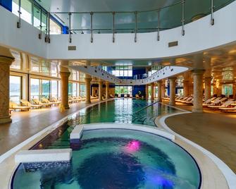豪华会议及水疗度假酒店 - 布德瓦 - 游泳池